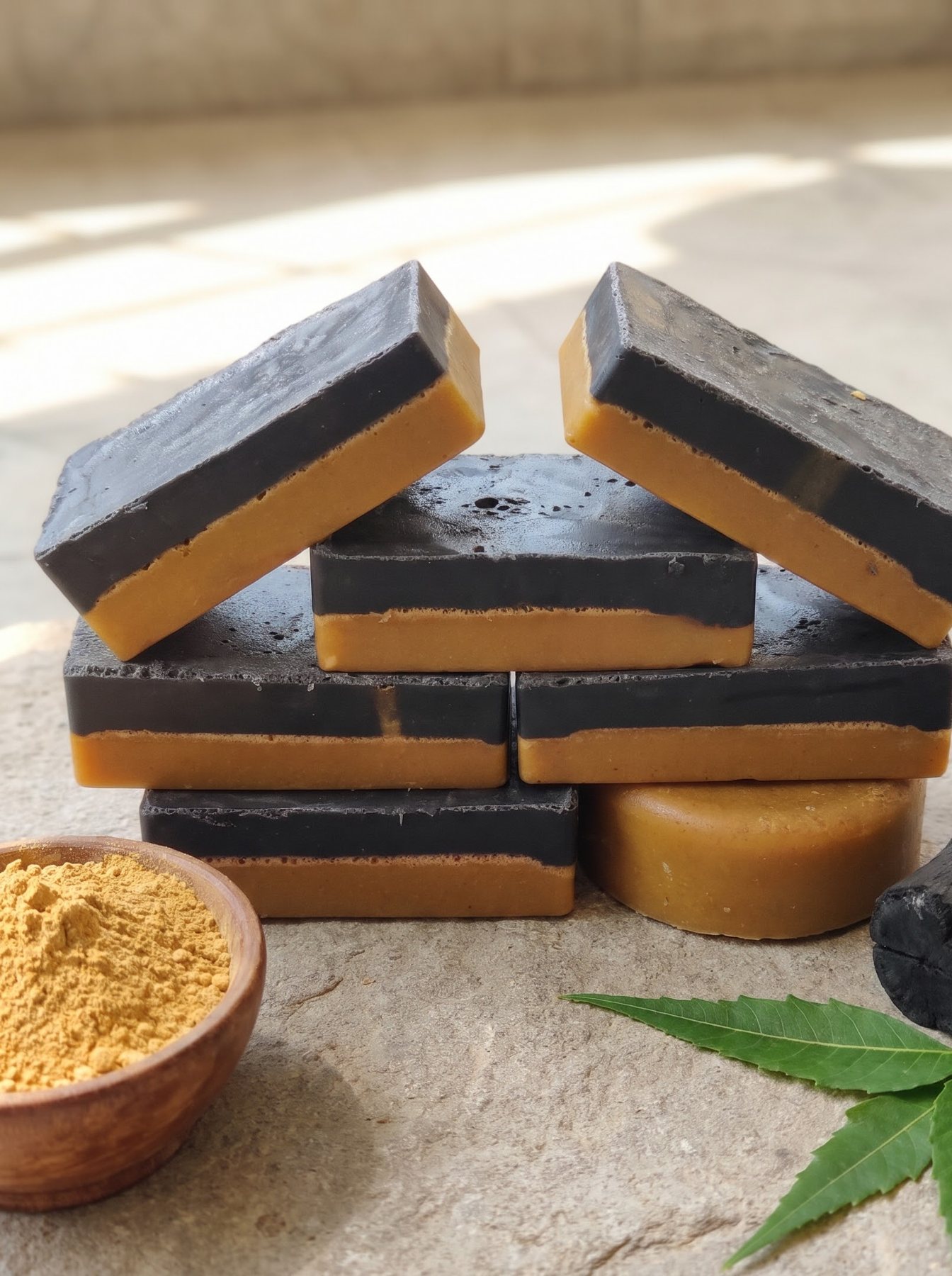 Bars ka dher, multani mitti ki katori aur neem patti ke saath